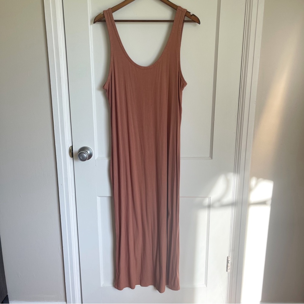 Old Navy Mauve Fitted Sleeveless Rib-Knit Midi Dress - Picture 3 of 9